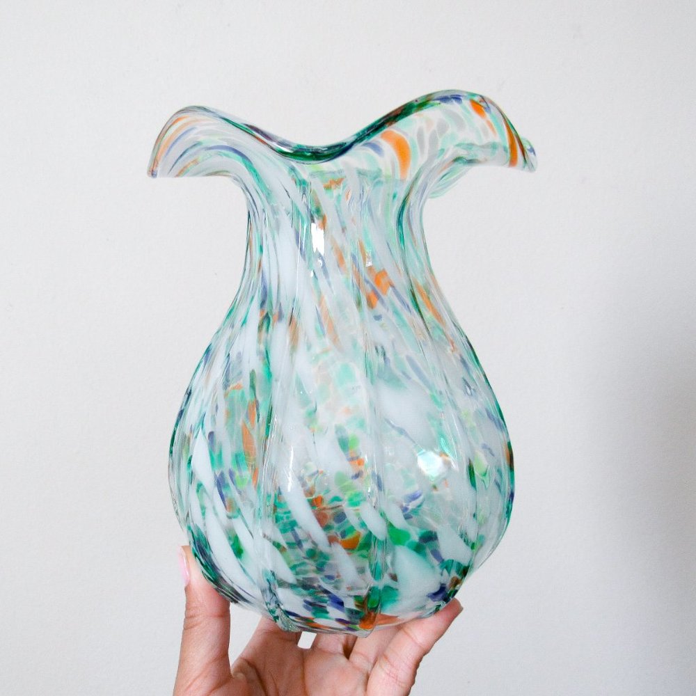 Artisan Glass Flower Vase Ruffle Rim Speckled Multicolor-Medium Bloom Vase - Picture 11 of 11